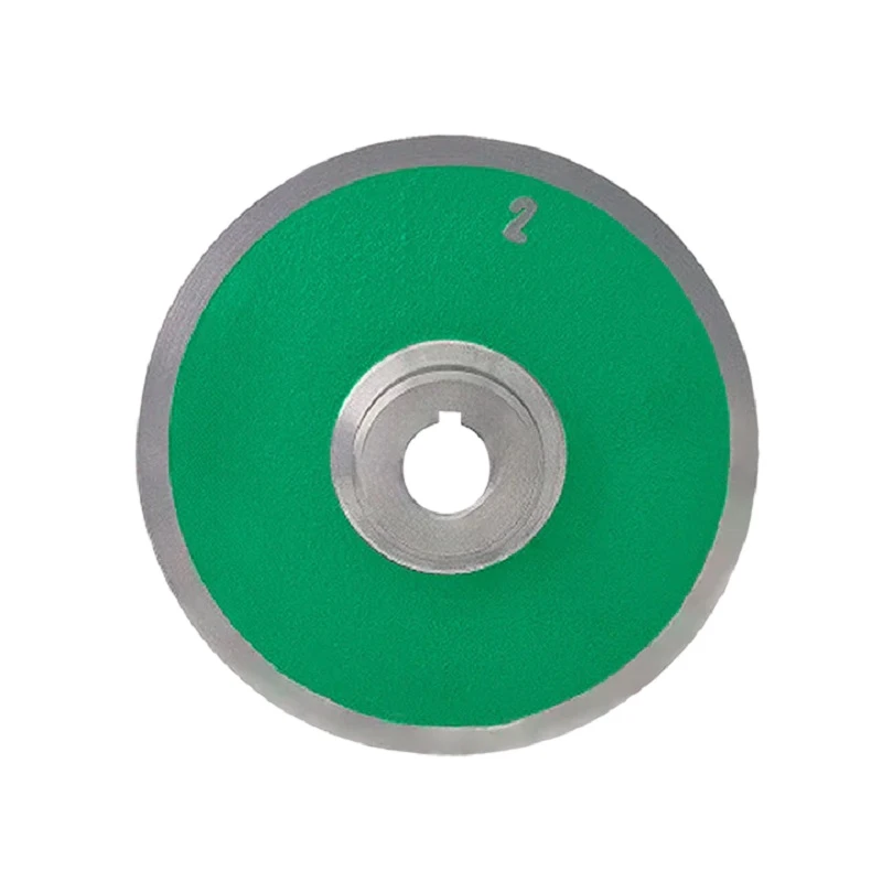{"pt-BR":"ROTOR FERRO FUNDIDO P/ BOMBAS THS-18 THSI-18 10,0CV 179MM FURO 7/8" THEBE "}